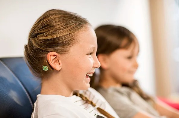 Audífonos Medicados : ADHEAR Revolucionario Transforma Vidas